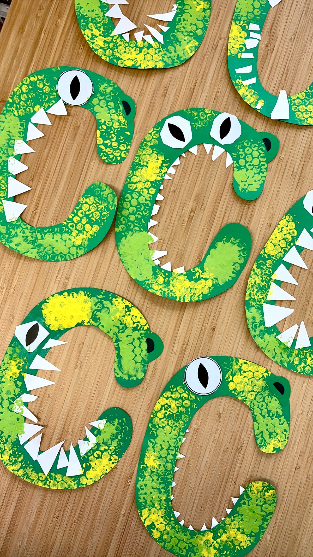 Lettre Cc - Crocodile